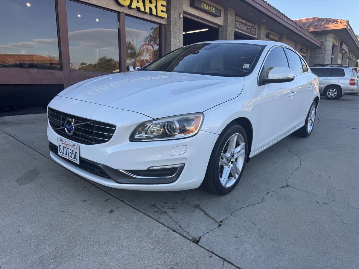 2015 Volvo S60 T5 Drive-E Platinum