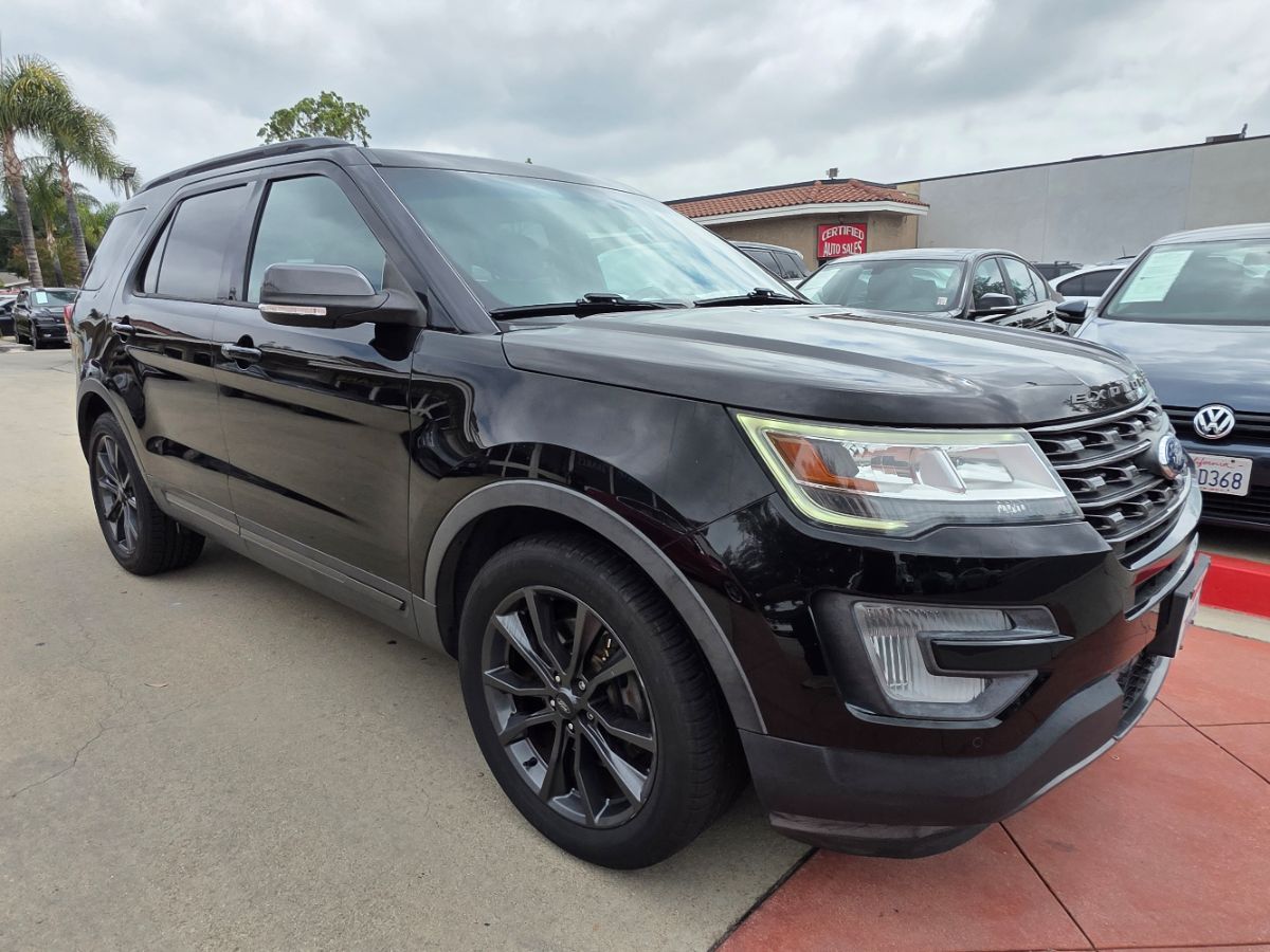 2017 Ford Explorer XLT - Photo 3
