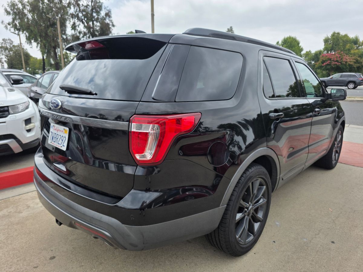 2017 Ford Explorer XLT - Photo 5