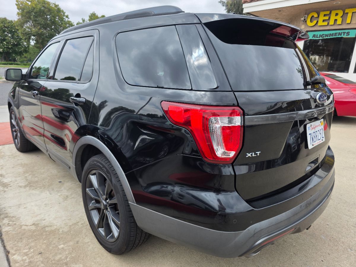 2017 Ford Explorer XLT - Photo 9
