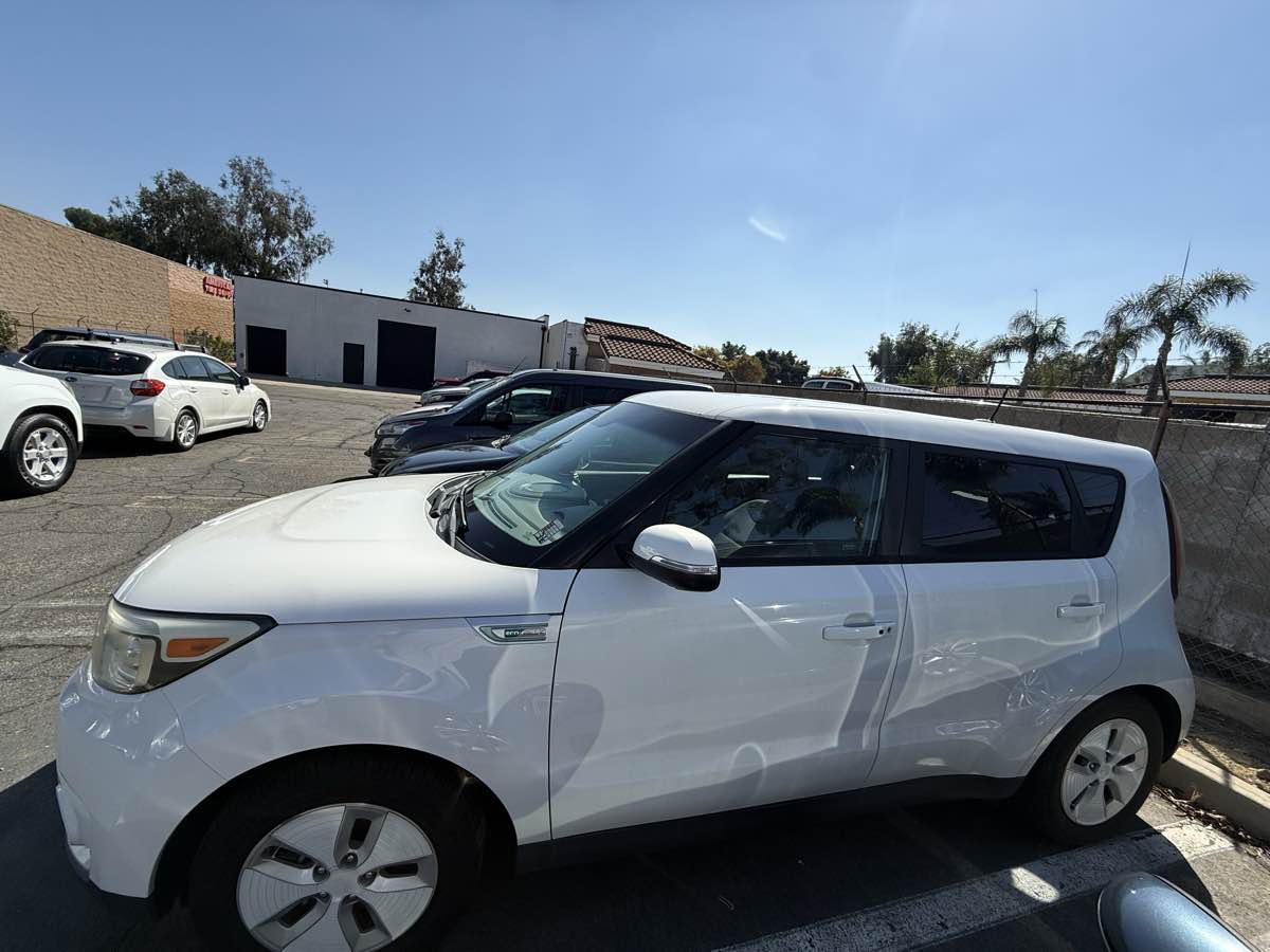 2015 Kia Soul EV Base - Photo 7