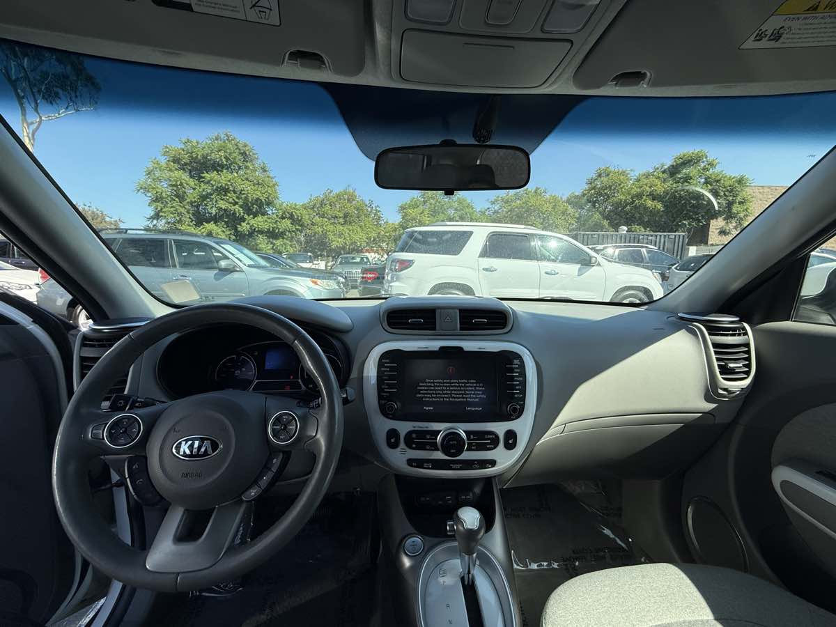 2015 Kia Soul EV Base - Photo 9