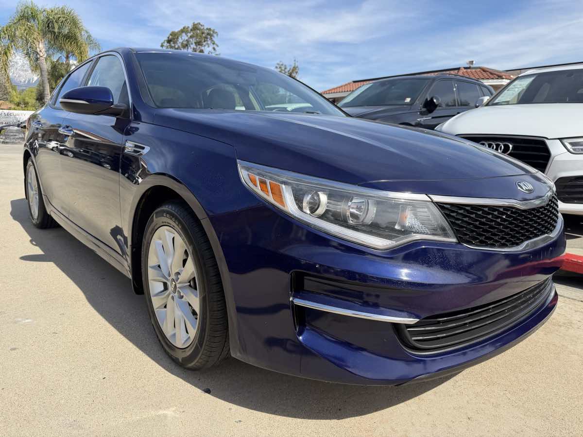 2018 Kia Optima LX - Photo 3
