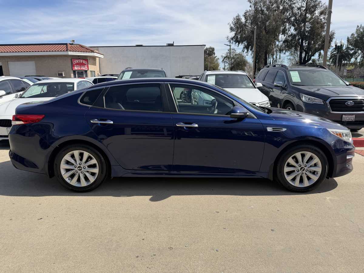 2018 Kia Optima LX - Photo 4