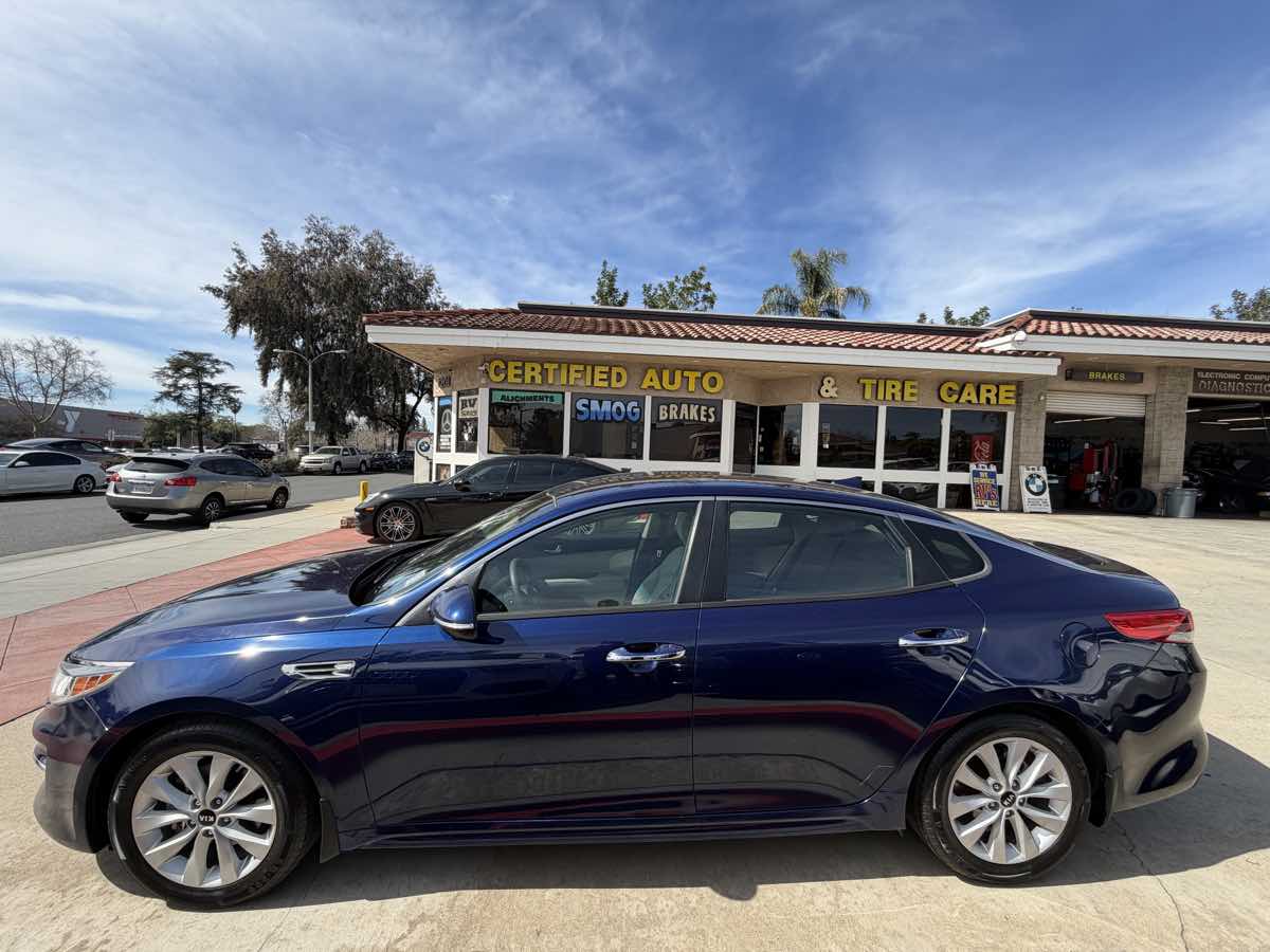 2018 Kia Optima LX - Photo 8