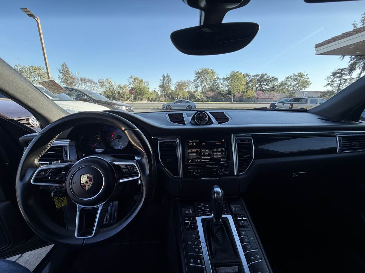 2016 Porsche Macan S - Photo 11