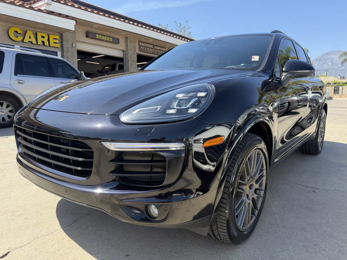 2017 Porsche Cayenne S E-Hybrid's photo
