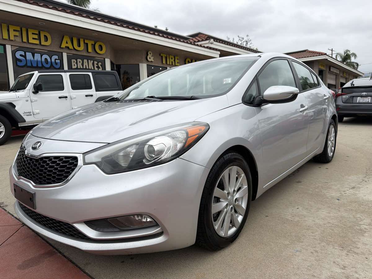 2016 Kia Forte LX AT's photo