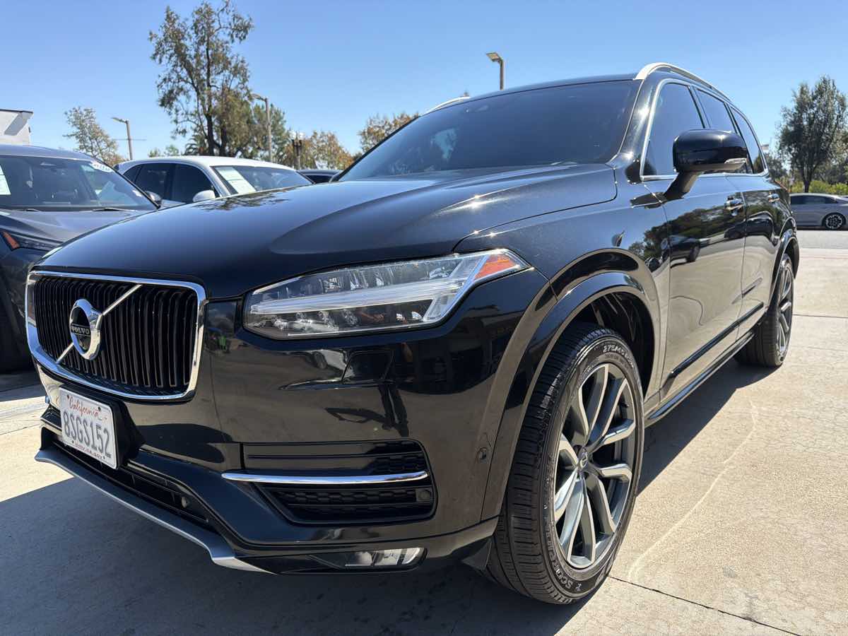 2019 Volvo XC90 Momentum