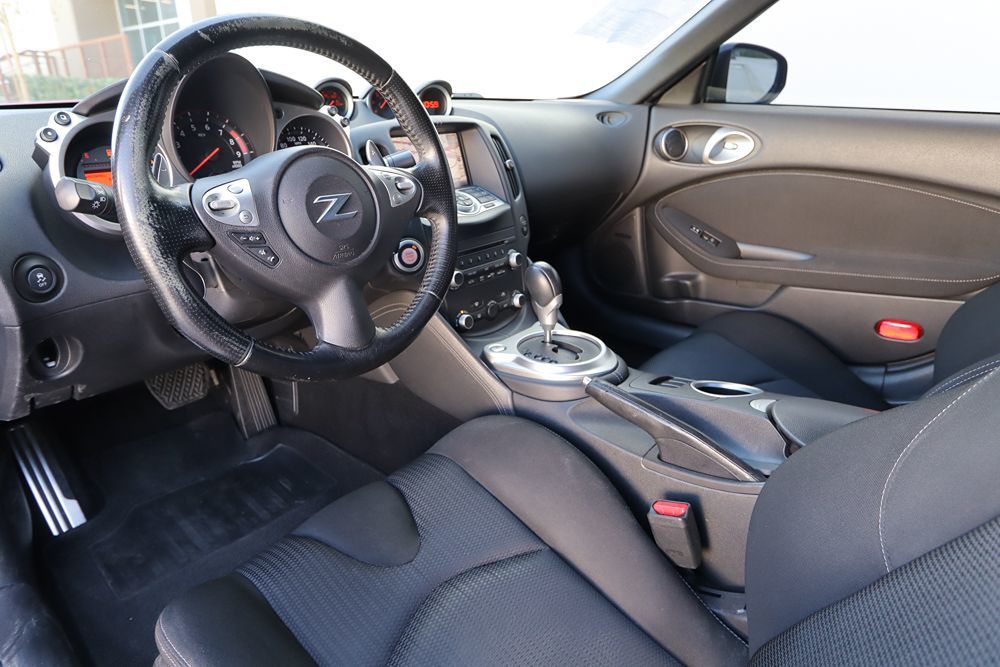 2015 Nissan 370Z Coupe Sport Tech photo 10