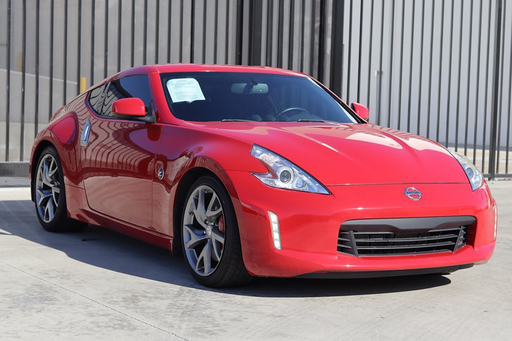 2015 Nissan 370Z Coupe Sport Tech photo 3