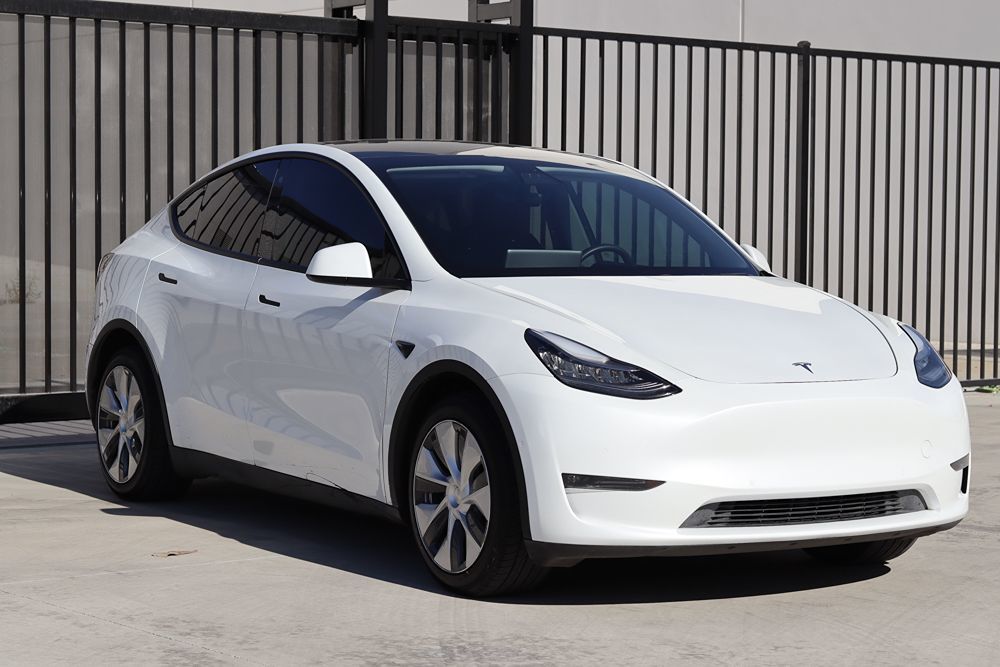 2020 Tesla Model Y Long Range photo 3