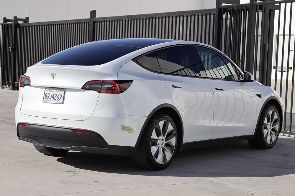 2021 Tesla Model Y Standard Range photo 4