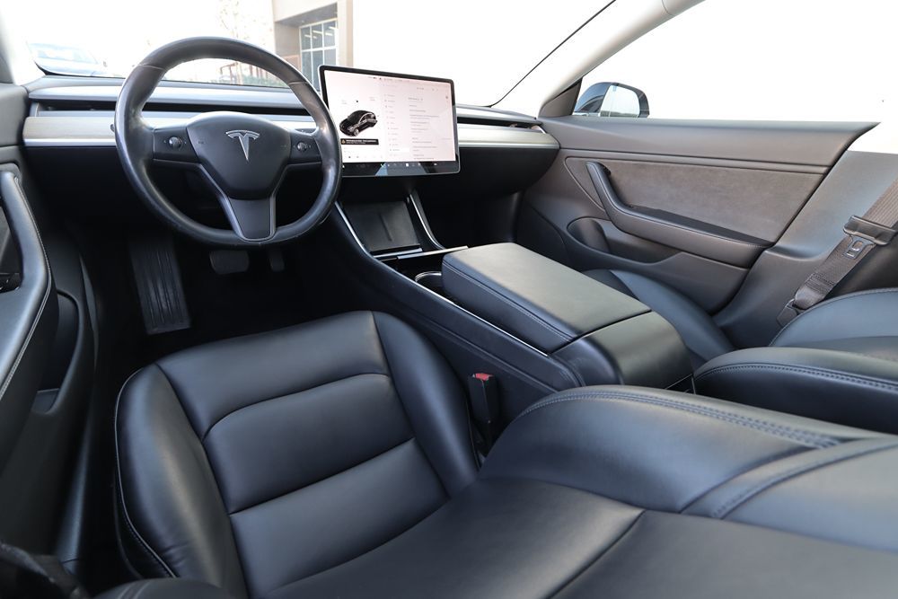 2018 Tesla Model 3 Long Range photo 12