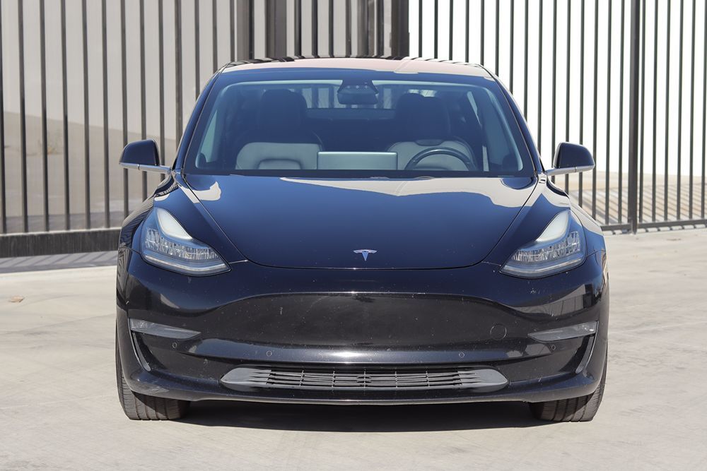 2018 Tesla Model 3 Long Range photo 3