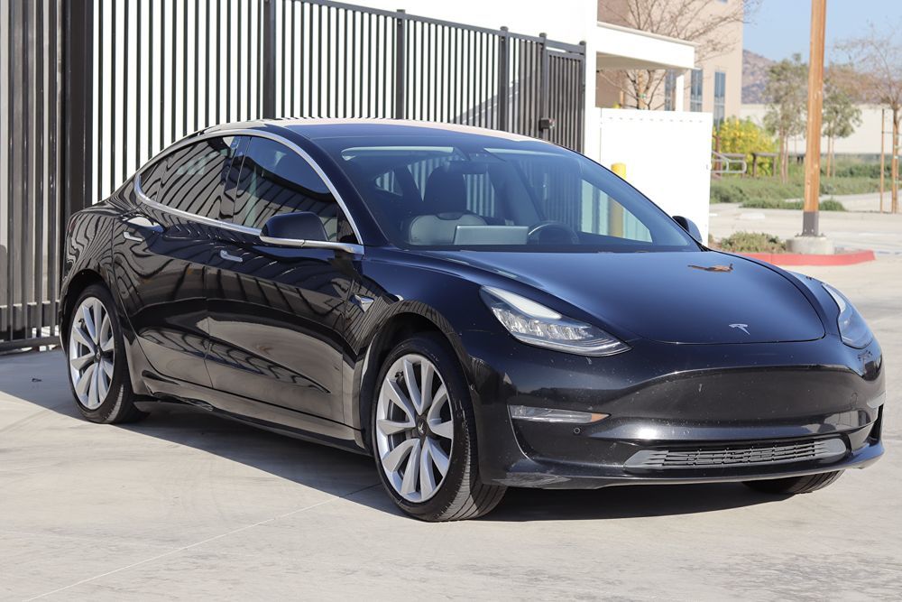 2018 Tesla Model 3 Long Range photo 4