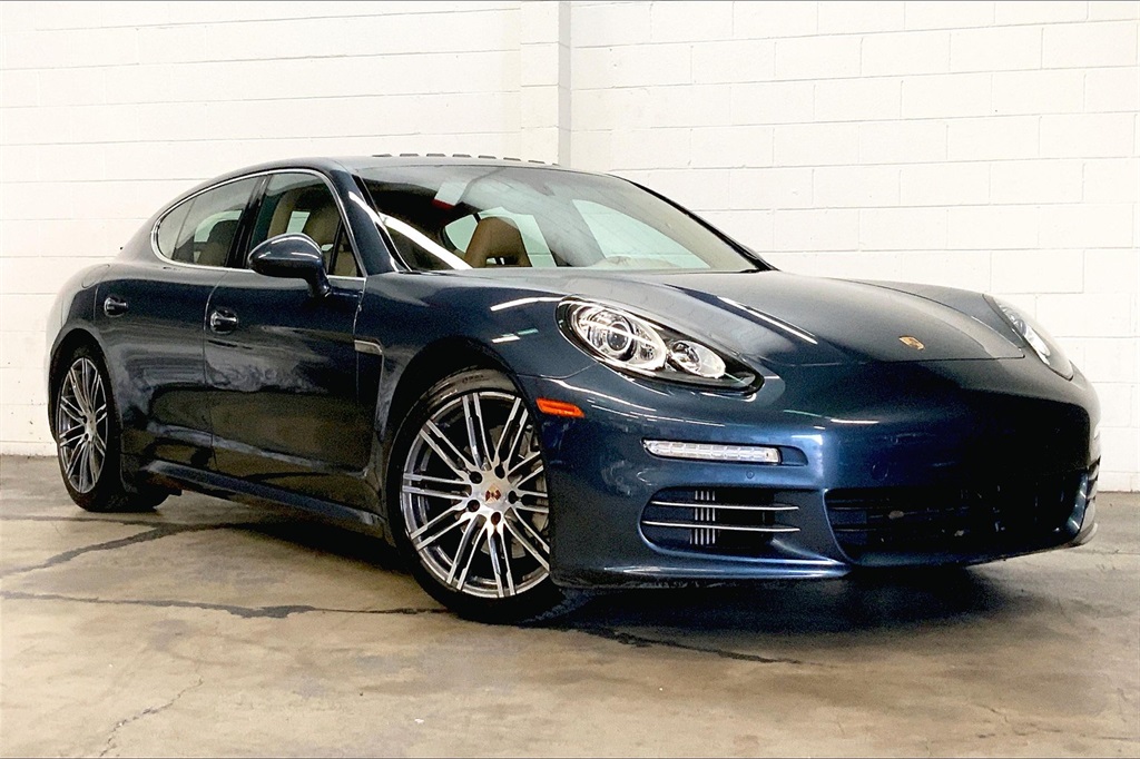 2014 Porsche Panamera 4S