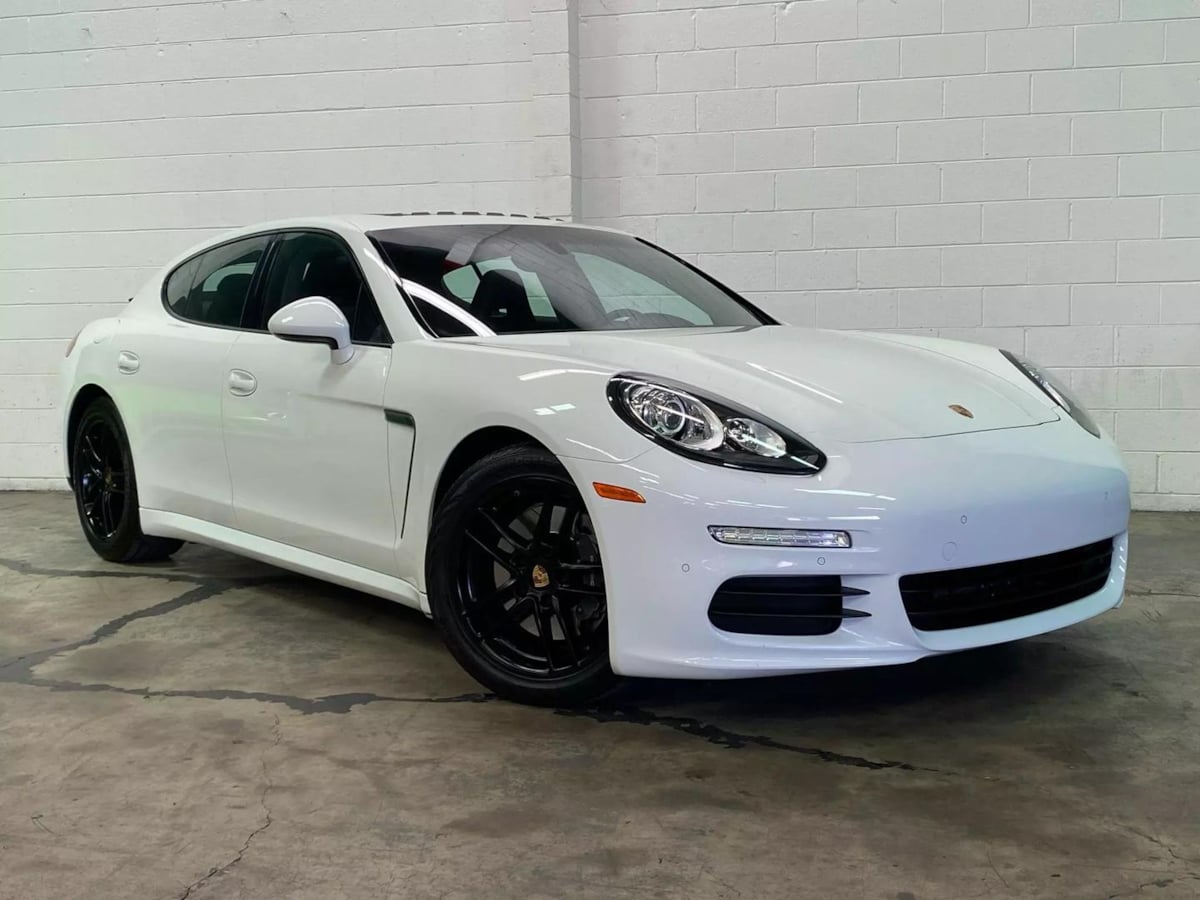 2016 Porsche Panamera 2