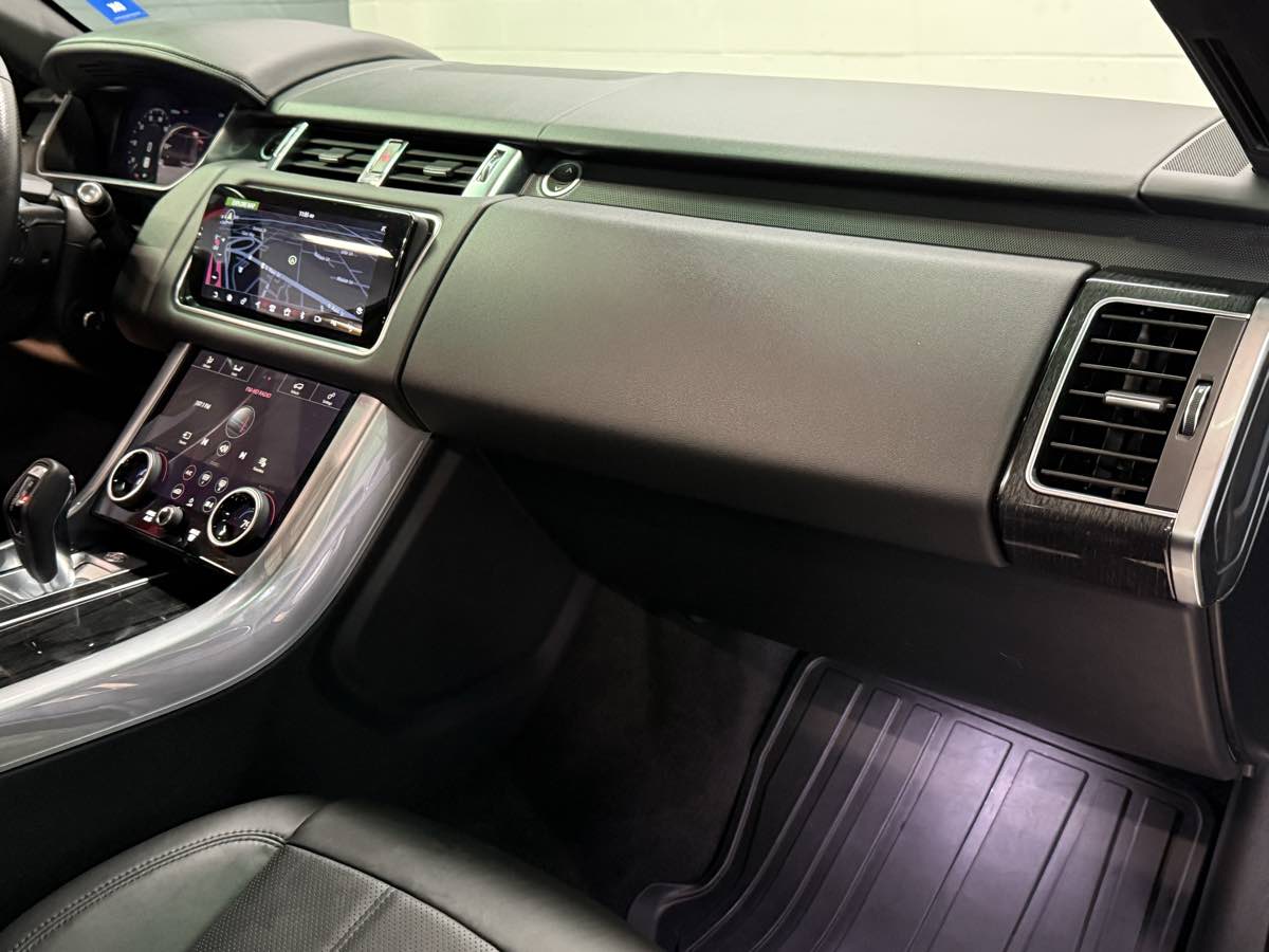 2020 Land Rover Range Rover Sport HSE photo 14