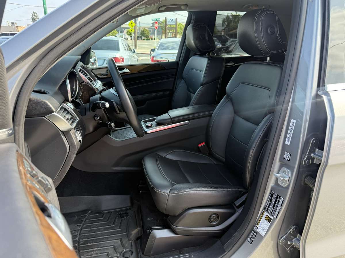 2015 Mercedes Benz ML 4MATIC 350 photo 4