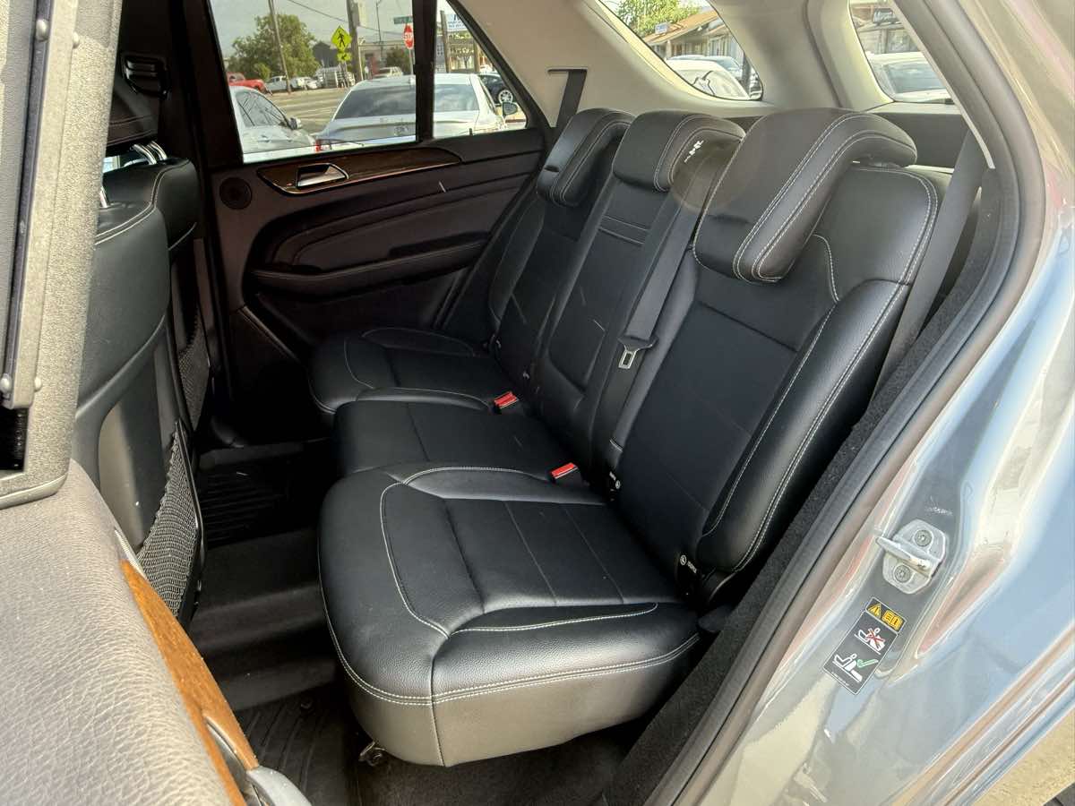 2015 Mercedes Benz ML 4MATIC 350 photo 5