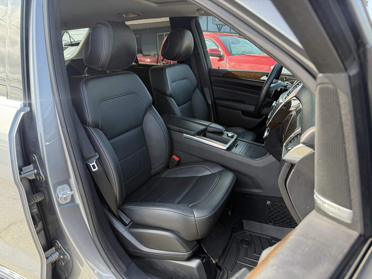 2015 Mercedes Benz ML 4MATIC 350 photo 9