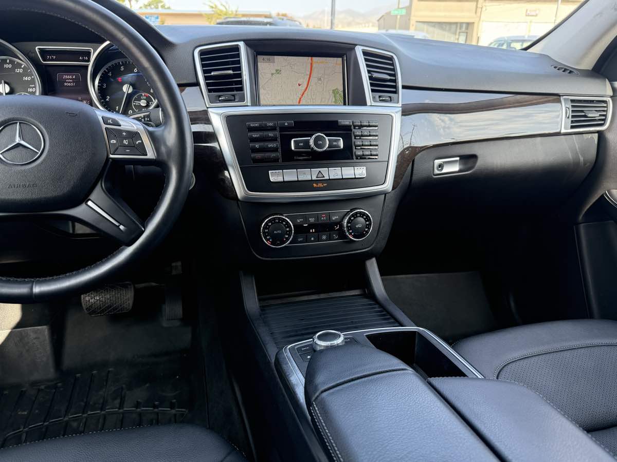 2015 Mercedes Benz ML 4MATIC 350 photo 13