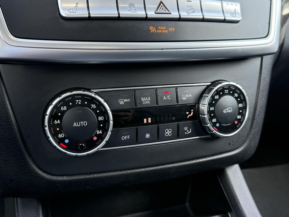 2015 Mercedes Benz ML 4MATIC 350 photo 16