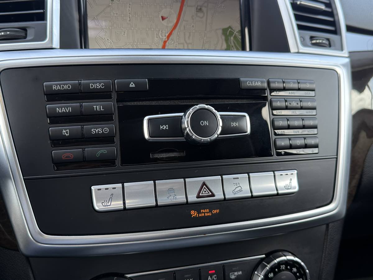 2015 Mercedes Benz ML 4MATIC 350 photo 17