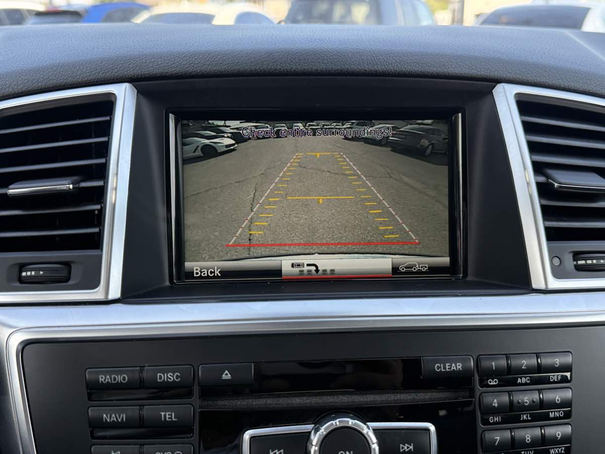 2015 Mercedes Benz ML 4MATIC 350 photo 18