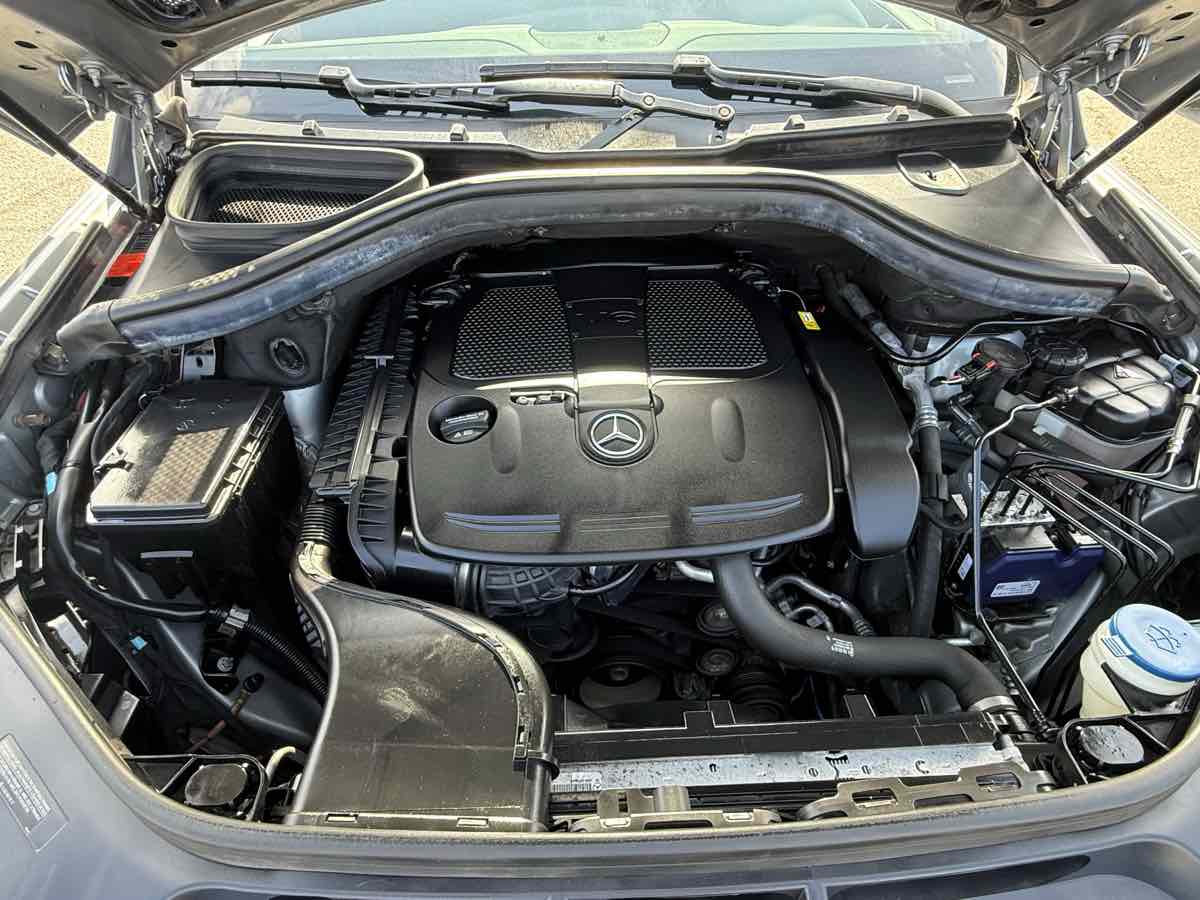 2015 Mercedes Benz ML 4MATIC 350 photo 22
