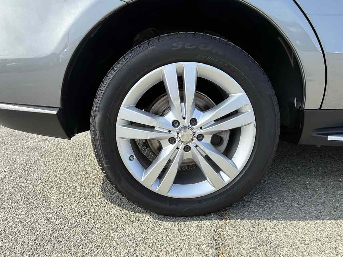 2015 Mercedes Benz ML 4MATIC 350 photo 23