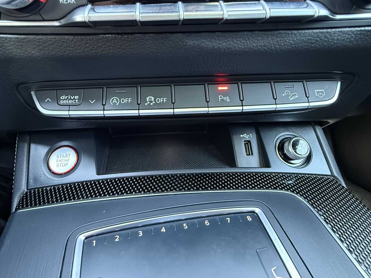 2018 Audi SQ5 Premium Plus photo 24