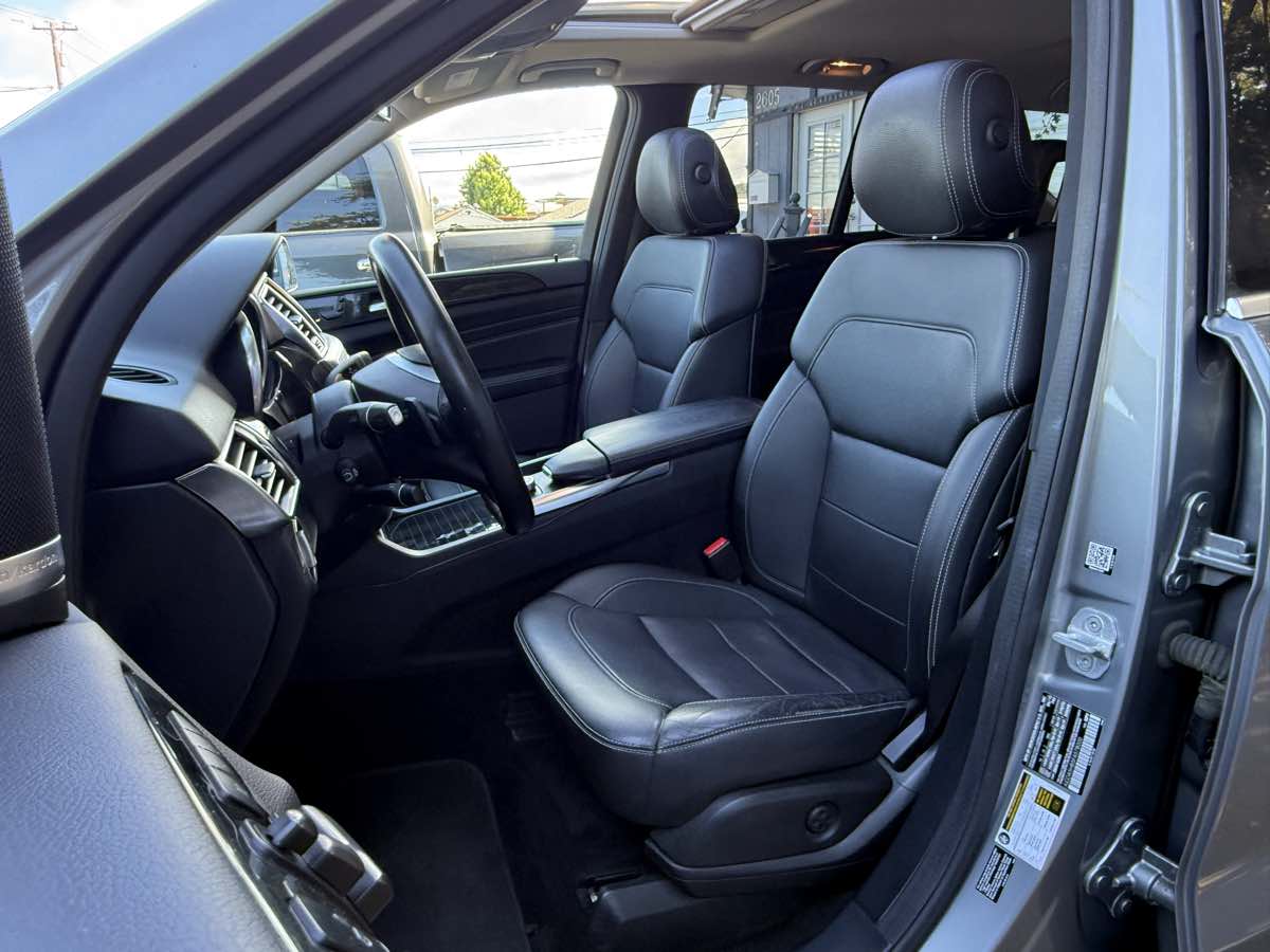 2015 Mercedes Benz ML 4MATIC 350 photo 4