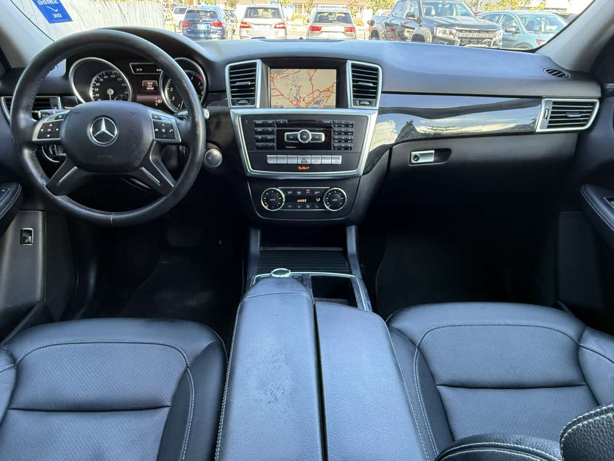 2015 Mercedes Benz ML 4MATIC 350 photo 12