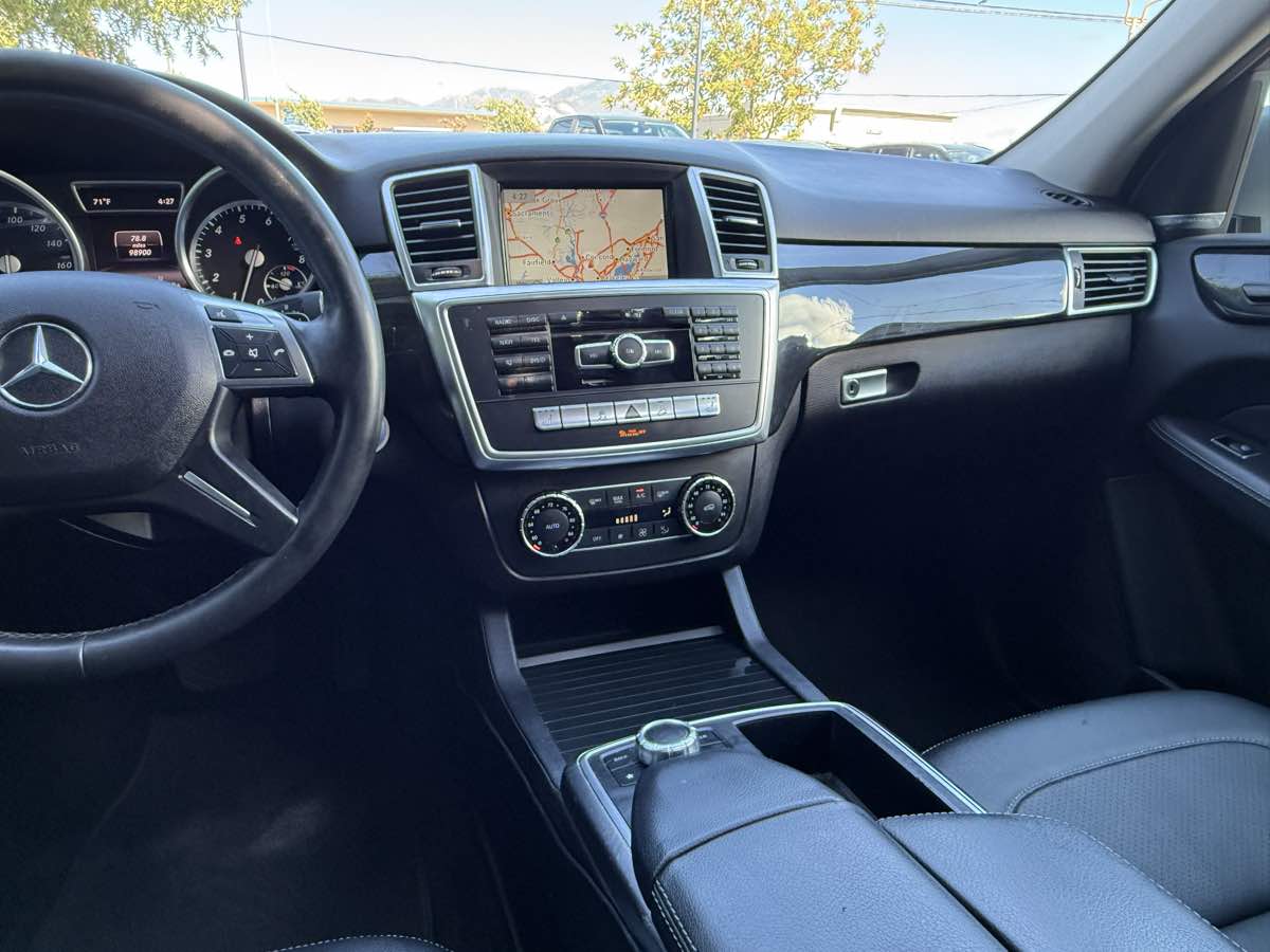 2015 Mercedes Benz ML 4MATIC 350 photo 14