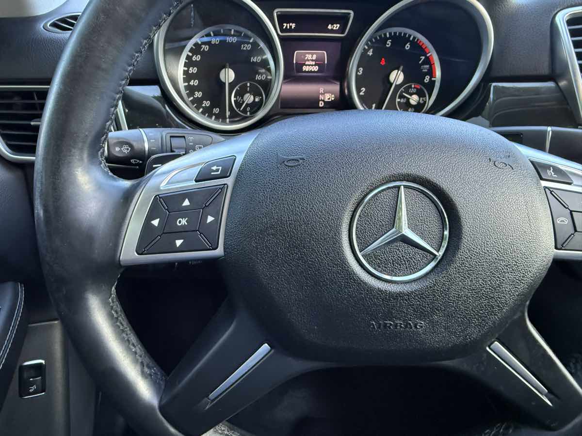 2015 Mercedes Benz ML 4MATIC 350 photo 15