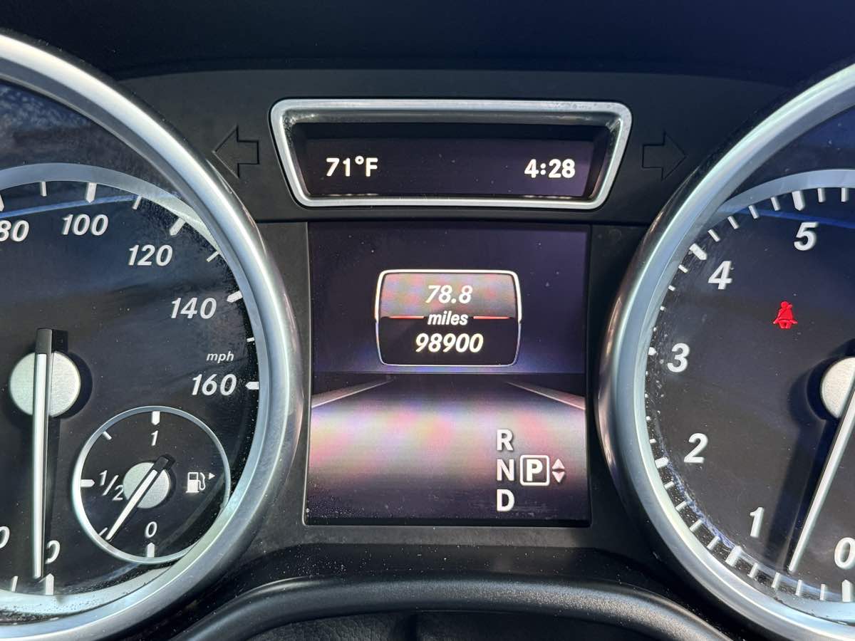 2015 Mercedes Benz ML 4MATIC 350 photo 17