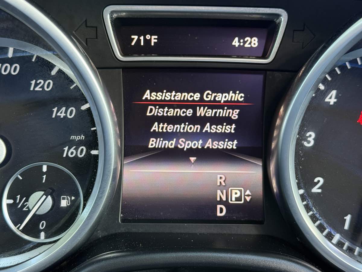 2015 Mercedes Benz ML 4MATIC 350 photo 21