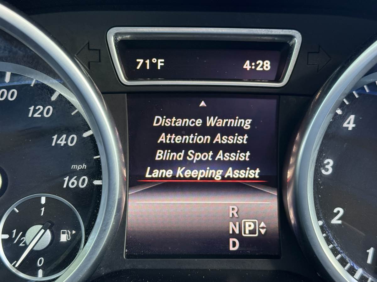 2015 Mercedes Benz ML 4MATIC 350 photo 22