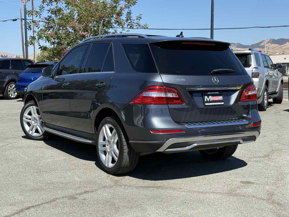 2015 Mercedes Benz ML 350 photo 4