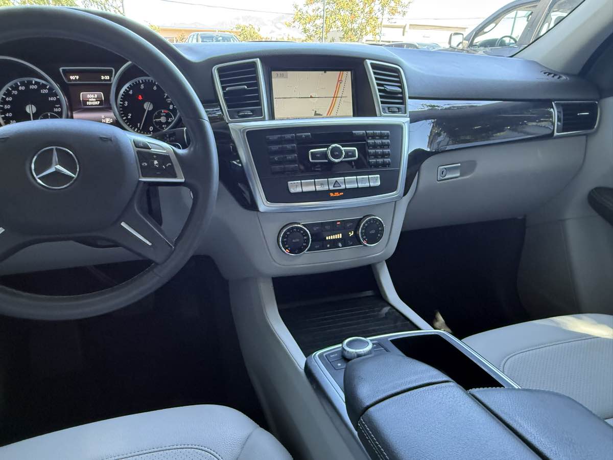 2015 Mercedes Benz ML 350 photo 11
