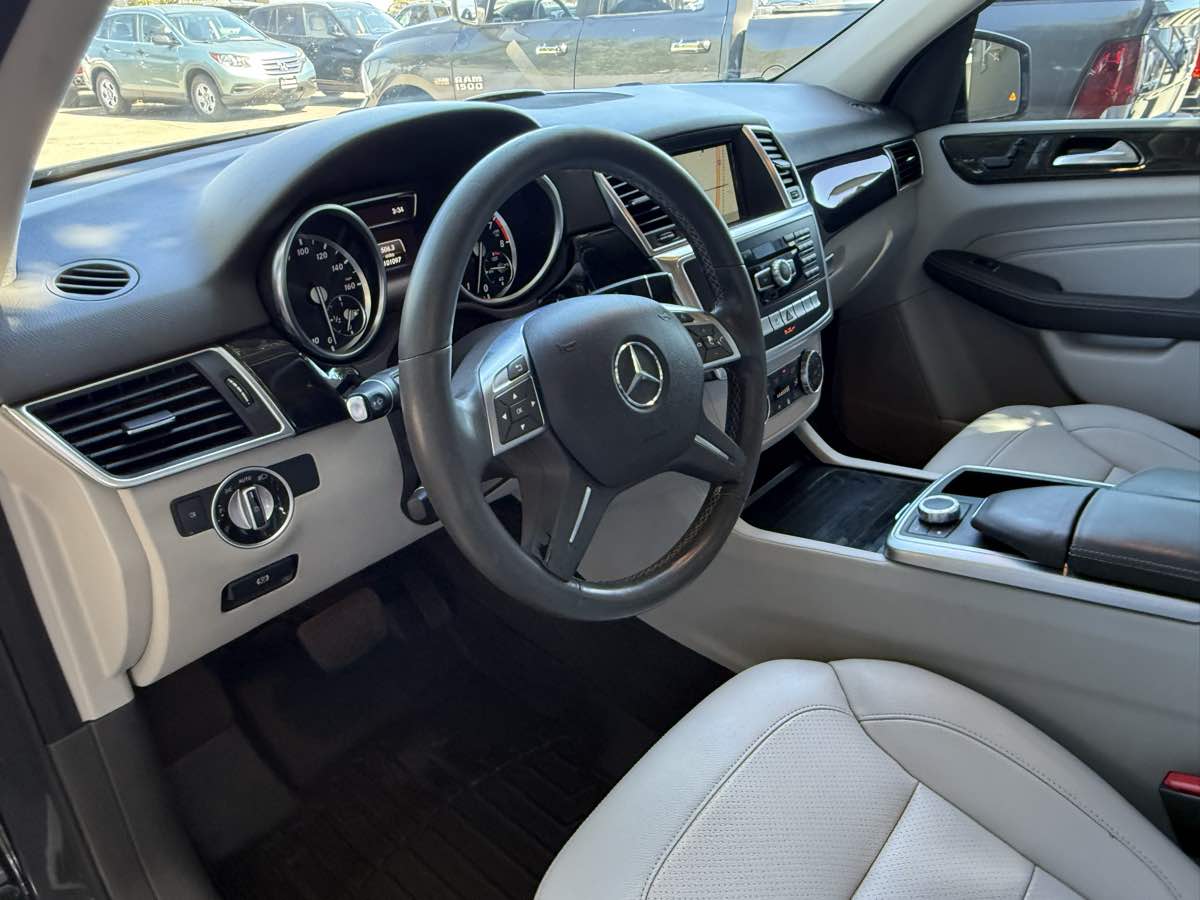 2015 Mercedes Benz ML 350 photo 15