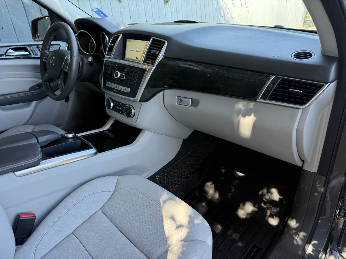 2015 Mercedes Benz ML 350 photo 16