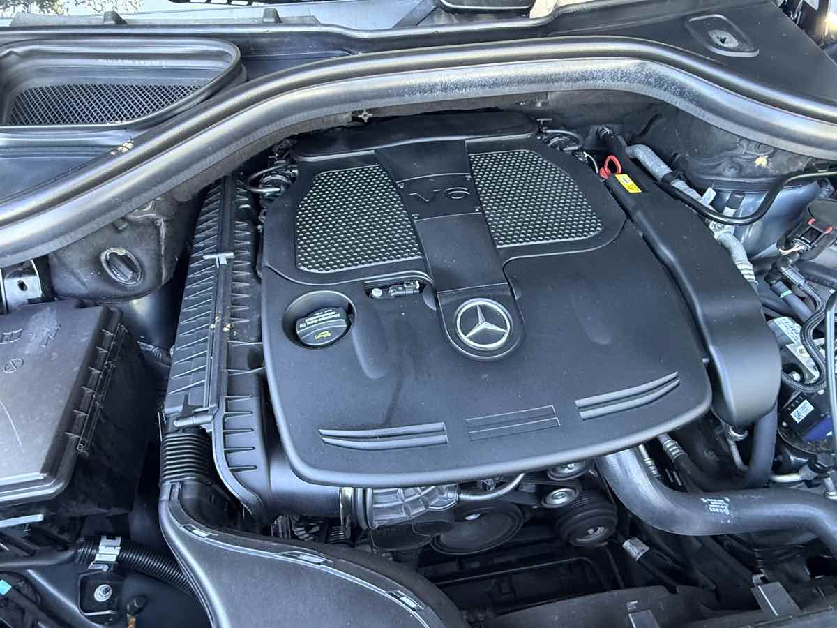 2015 Mercedes Benz ML 350 photo 22