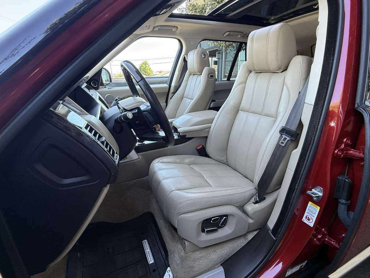 2015 Land Rover Range Rover SuperCharged photo 4