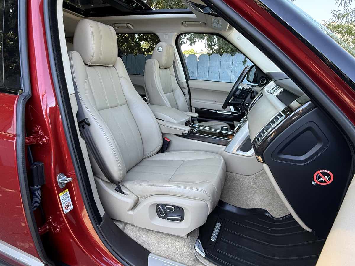 2015 Land Rover Range Rover SuperCharged photo 9