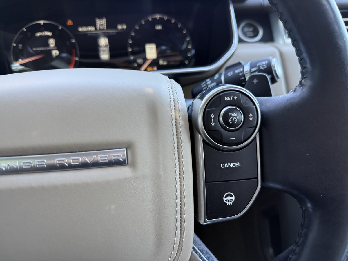 2015 Land Rover Range Rover SuperCharged photo 16