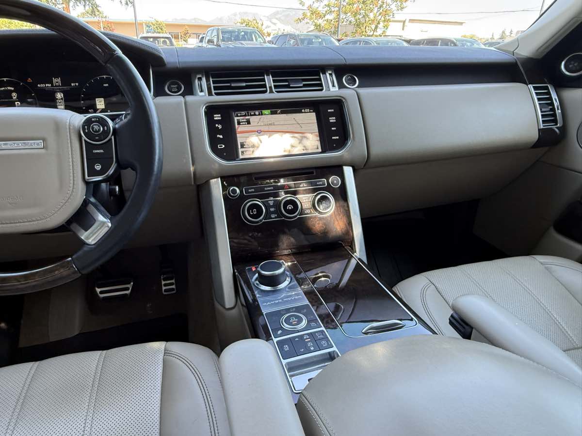 2015 Land Rover Range Rover SuperCharged photo 24