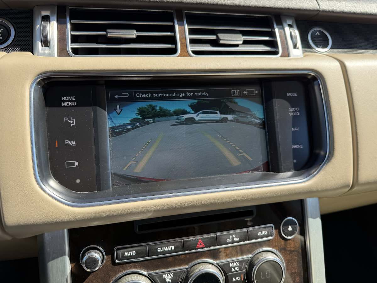 2015 Land Rover Range Rover SuperCharged photo 26